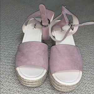 Mauve wedges